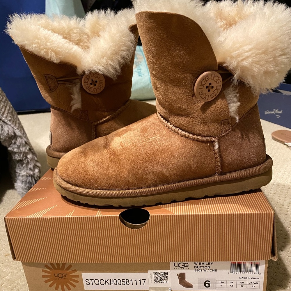 Bailey button UGG boots
